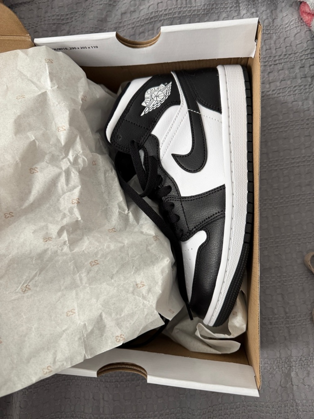 Womens Air Jordan 1 MID - black and white - Picture 4 of 6